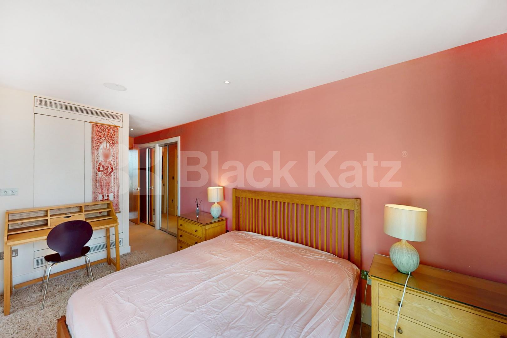 Stunning 3 bed 3 bath overlooking the Thames Flagstaff House St George Wharf, Vauxhall